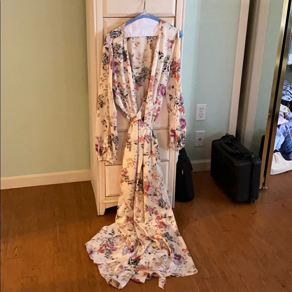 Gorgeous Vicidolls flowy satin dress size L